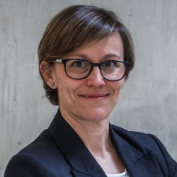 D.ª María Victoria Cobo Cueto